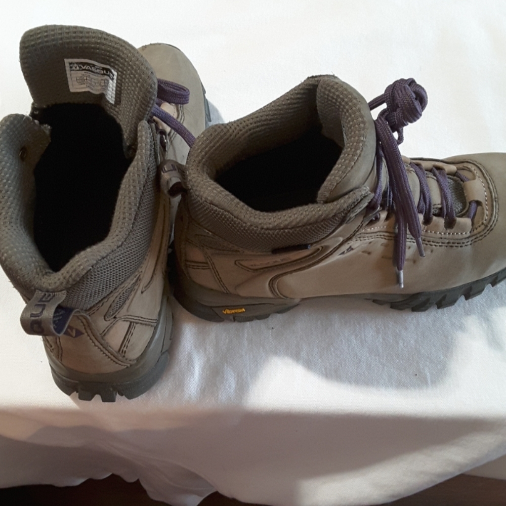 Vasque hiking womens top of the line size 7.5 wow
